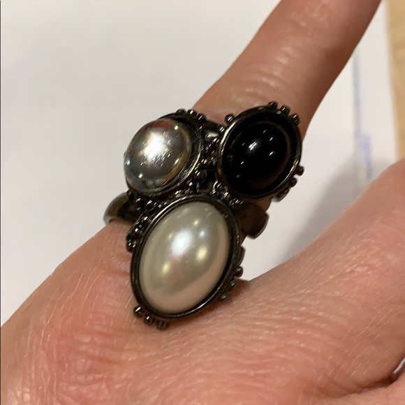 3 stone ring - Picture 4 of 4